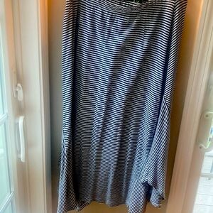 Eileen Fisher 100% organic linen knit skirt